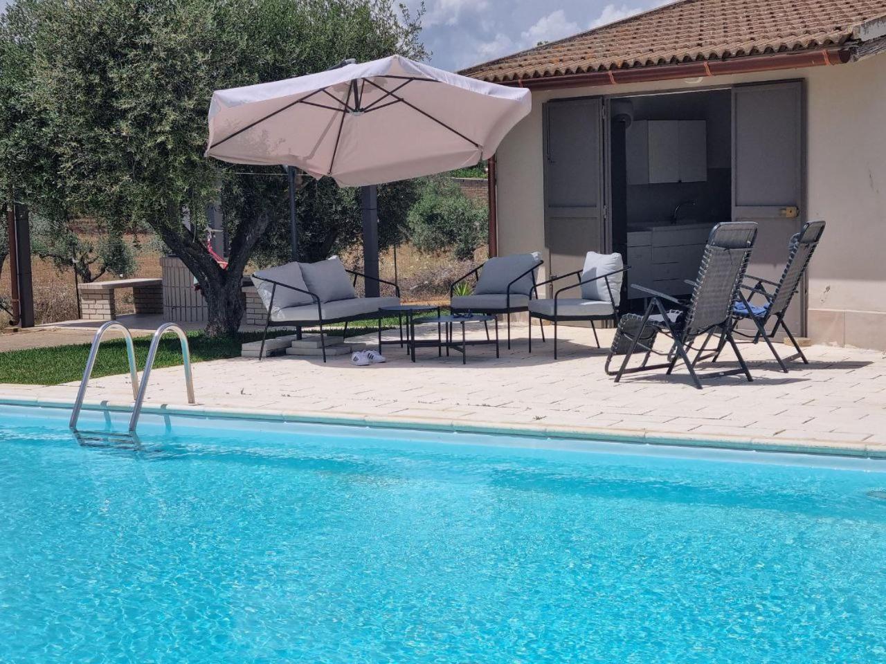 Accogliente Villa Con Piscina Caltagirone Extérieur photo